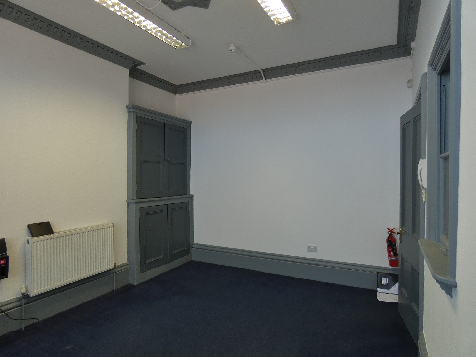 Office in Wolverhampton - photo 2